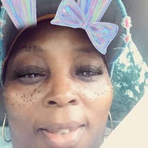 Meet your Posher, Maxine